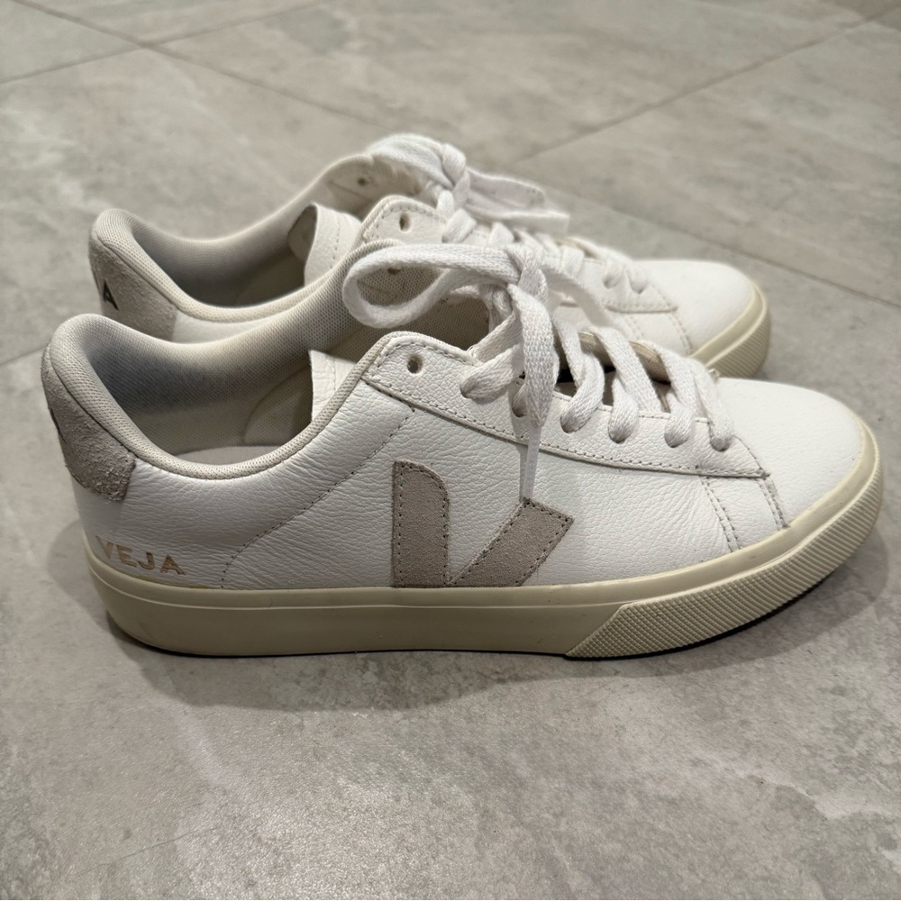 Veja Women's Campo Chrome Free Leather Extra White White/ Natural Suede Sneakers - Picture 4 of 7